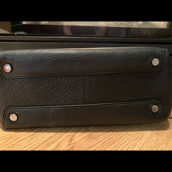 Micheal Kors purse - Picture 3 of 3